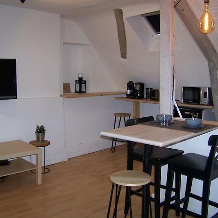 Rennes: Studio 4 Couchages, Proche Commerces, Bus. Экстерьер фото