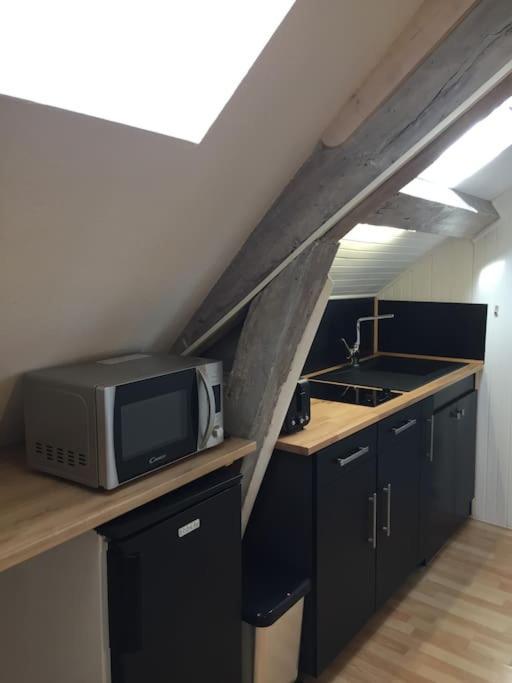Rennes: Studio 4 Couchages, Proche Commerces, Bus. Экстерьер фото