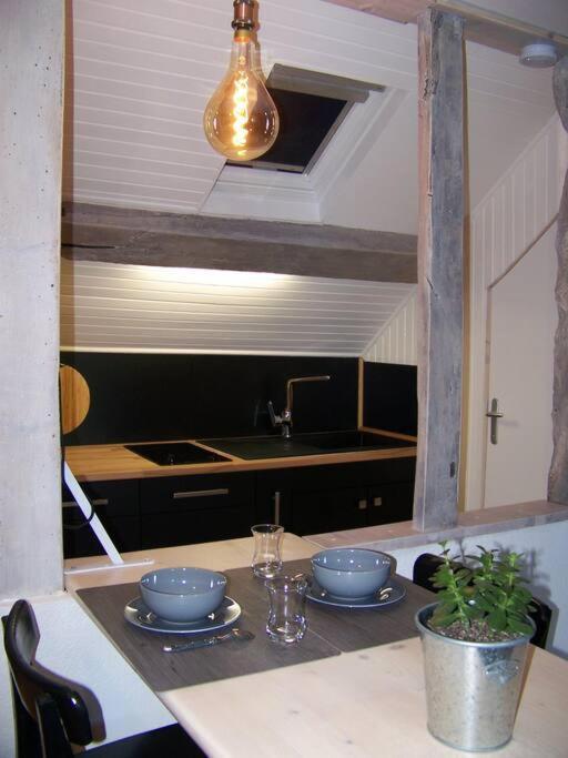 Rennes: Studio 4 Couchages, Proche Commerces, Bus. Экстерьер фото
