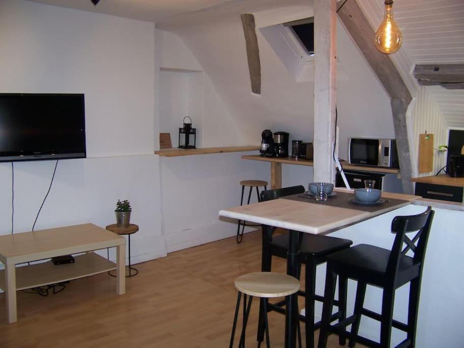 Rennes: Studio 4 Couchages, Proche Commerces, Bus. Экстерьер фото